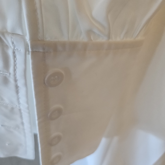 Elegant White Pleated-Front Maxi Dress with Long Sleeves - Picture 7 of 13